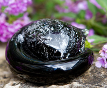 Load image into Gallery viewer, Memorial Curled Glass Cat