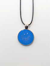 Load image into Gallery viewer, Resin Color Pendant - Keychain